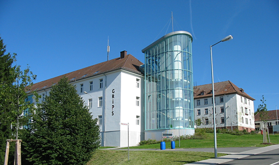 Außenansicht mit Treppenturm